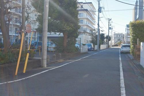 前面道路（2025年12月 撮影）