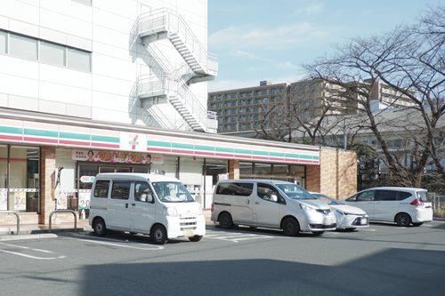 セブンイレブン和光白子2丁目店 720m