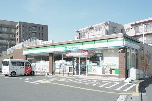 ファミリーマート和光諏訪店 730m