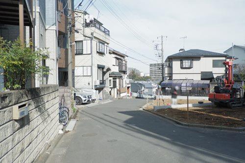 前面道路（2026年1月 撮影）