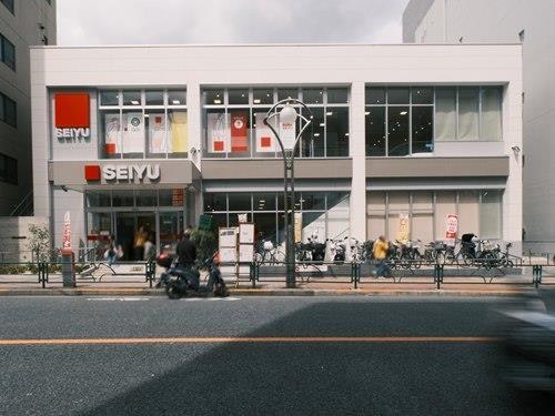 西友高田馬場店 240m