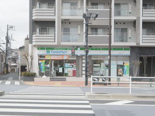 ファミリーマート市谷柳町店 90m
