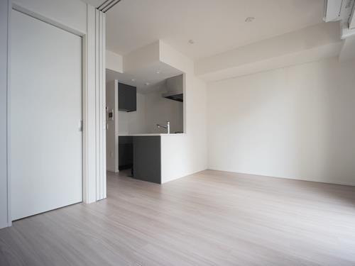 LDK 約8.1帖/洋室 約3.2帖