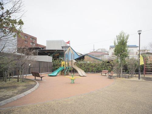 幡ヶ谷ひだまり公園 200m