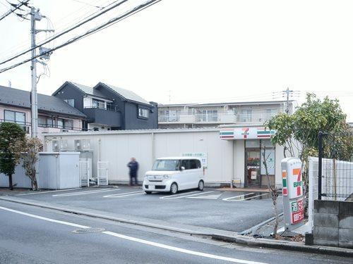 セブンイレブン練馬南大泉1丁目店340m