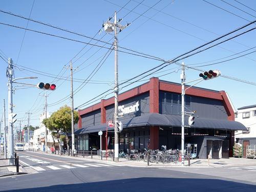 ワイズマート北方店 570m