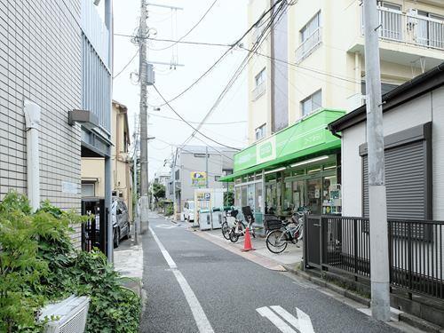 ミニコープ目白台店 230m