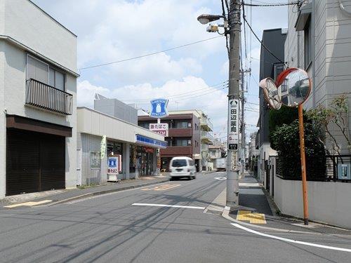 ローソン目黒緑が丘三丁目店 320m