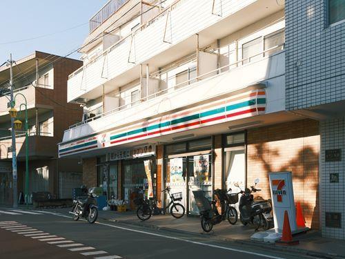 セブンイレブン目黒油面店 200m