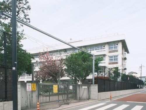 武蔵野市立第三小学校 360m