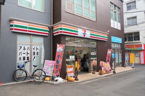 セブンイレブン練馬桜台駅前店200m