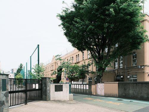 新宿区立早稲田幼稚園 650m