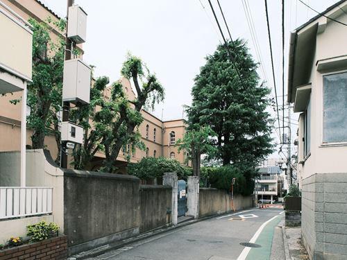 新宿区立早稲田小学校 660m