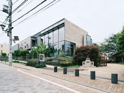 新宿区立漱石山房記念館 720m