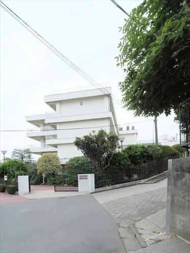 私立田園調布雙葉中学校 580m