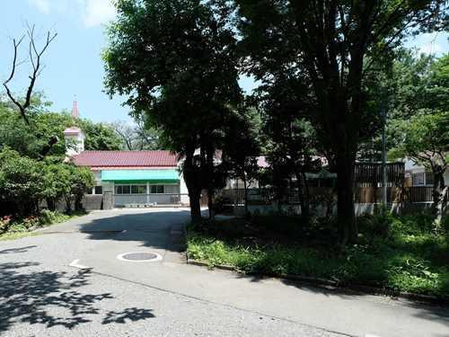 戸山幼稚園 710m