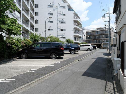 前面道路（撮影 2026.05）