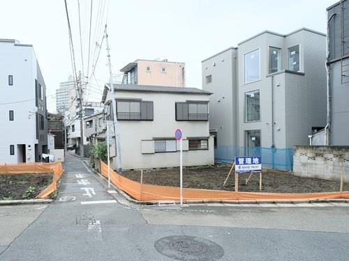 前面道路（撮影 2026.06）