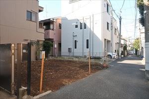 【現地前面道路写真2025年11月撮影】