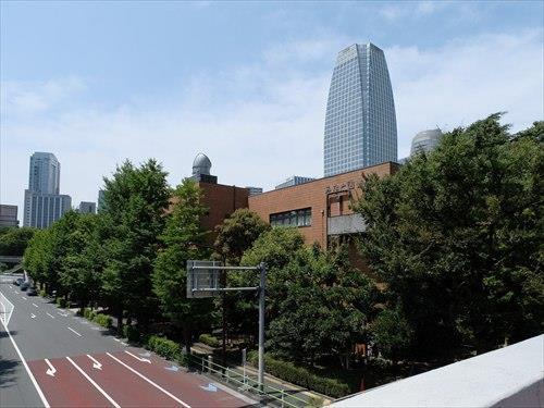 港区立みなと図書館 540m