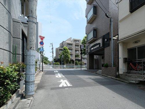 前面道路（撮影 2026.08）