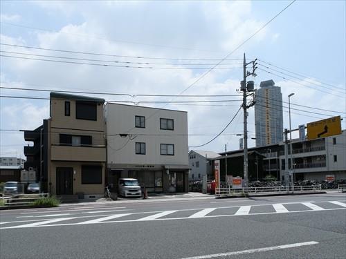 川口元郷一郵便局 620m