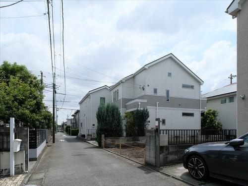 前面道路（撮影 2026.08）