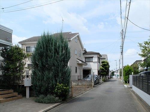 前面道路（撮影 2026.08）