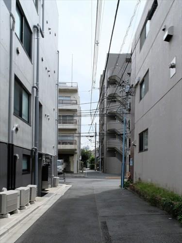 前面道路（撮影 2026.08）