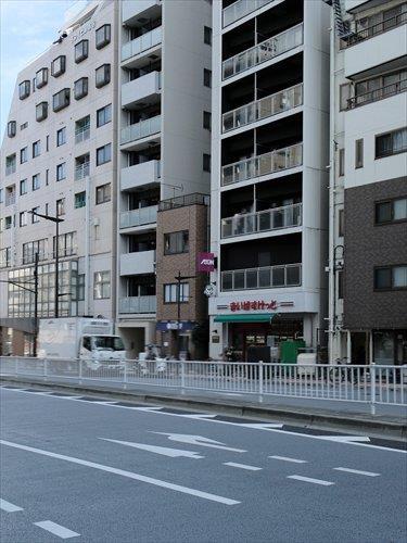 まいばすけっと市谷薬王寺町店 100m