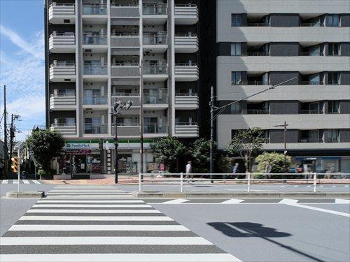ファミリーマート市谷柳町店 200m