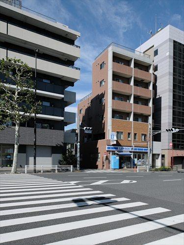 ローソン市谷仲之町店 250m