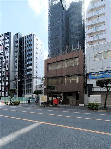 牛込若松町郵便局 750m