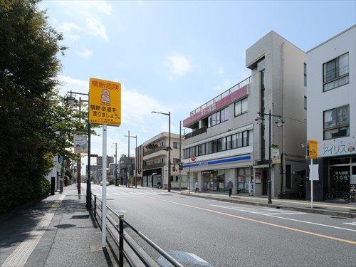 ローソン西川口六丁目店 240m