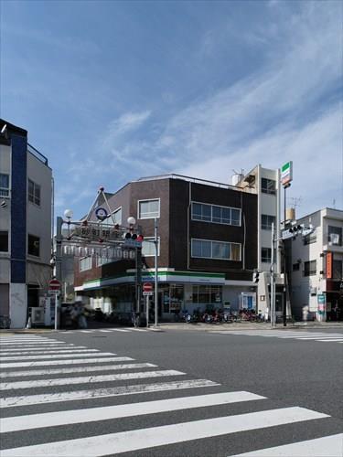 ファミリーマート江東北砂五丁目店210m