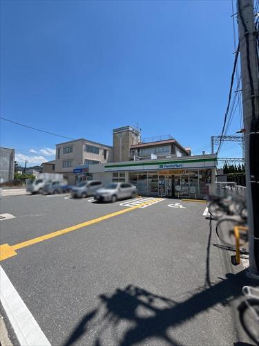 ファミリーマート千代田駅前店