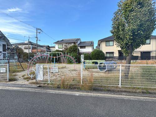 長曽根辰池公園（道路対向地）