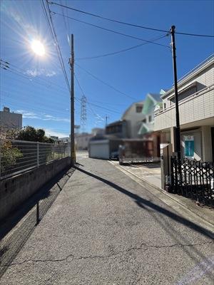 前面道路幅員約4.7mです。