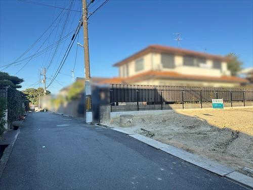 前面道路含む現地（2025年11月撮影）