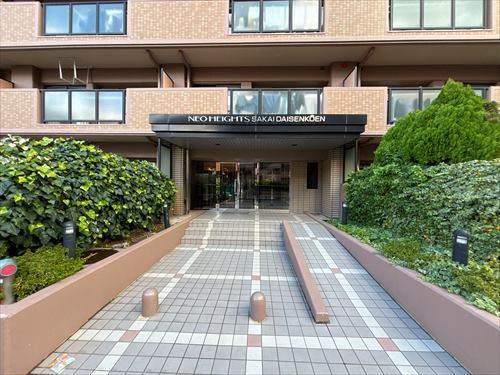 エントランス前1