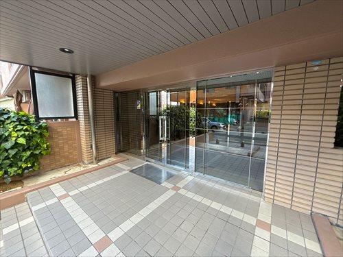 エントランス前2