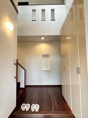 玄関（2025年5月撮影）