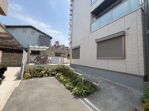 北側アプローチ１