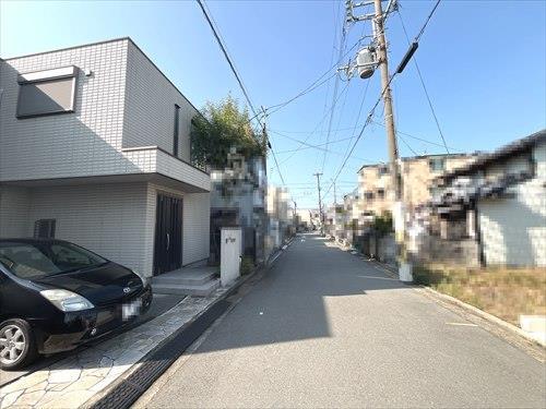 前面道路　西向きに撮影