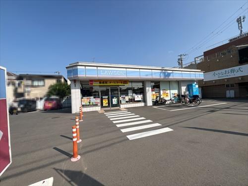 ローソン方違神社前店　260m