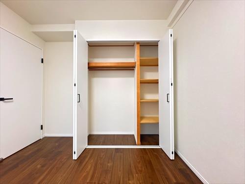 洋室　約5.5帖　クローゼット