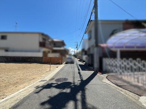 前面道路　西側から撮影