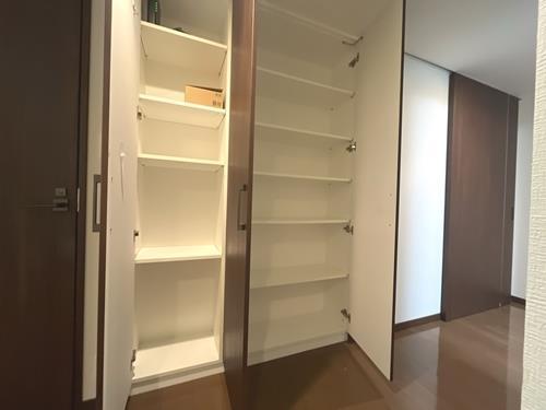 廊下収納（2025年10月撮影）