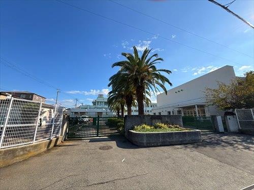 和泉市立郷荘中学校まで約1440ｍ