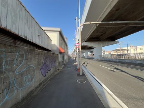 南東側前面道路(2026年3月撮影)